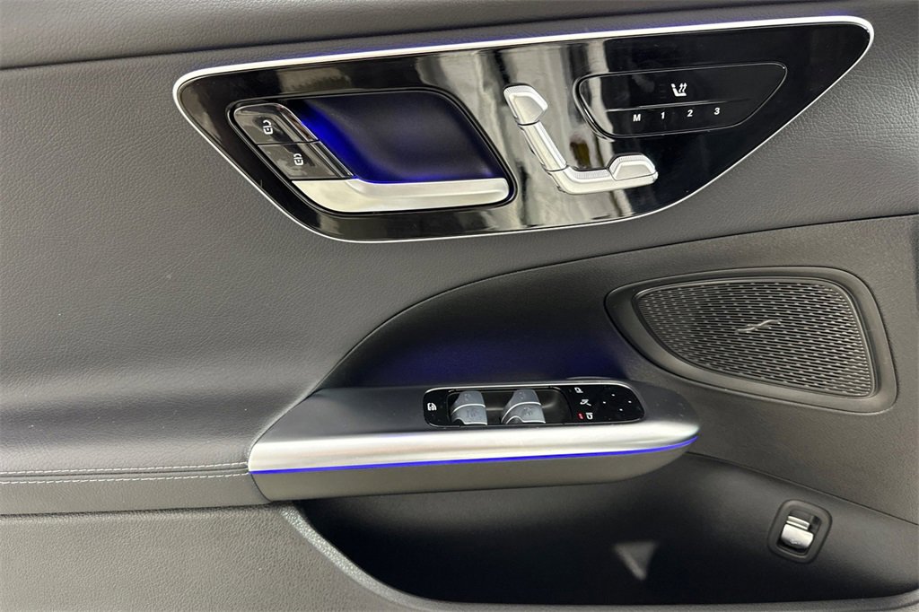 Used 2023 Mercedes-Benz C 300 Sedan image 11