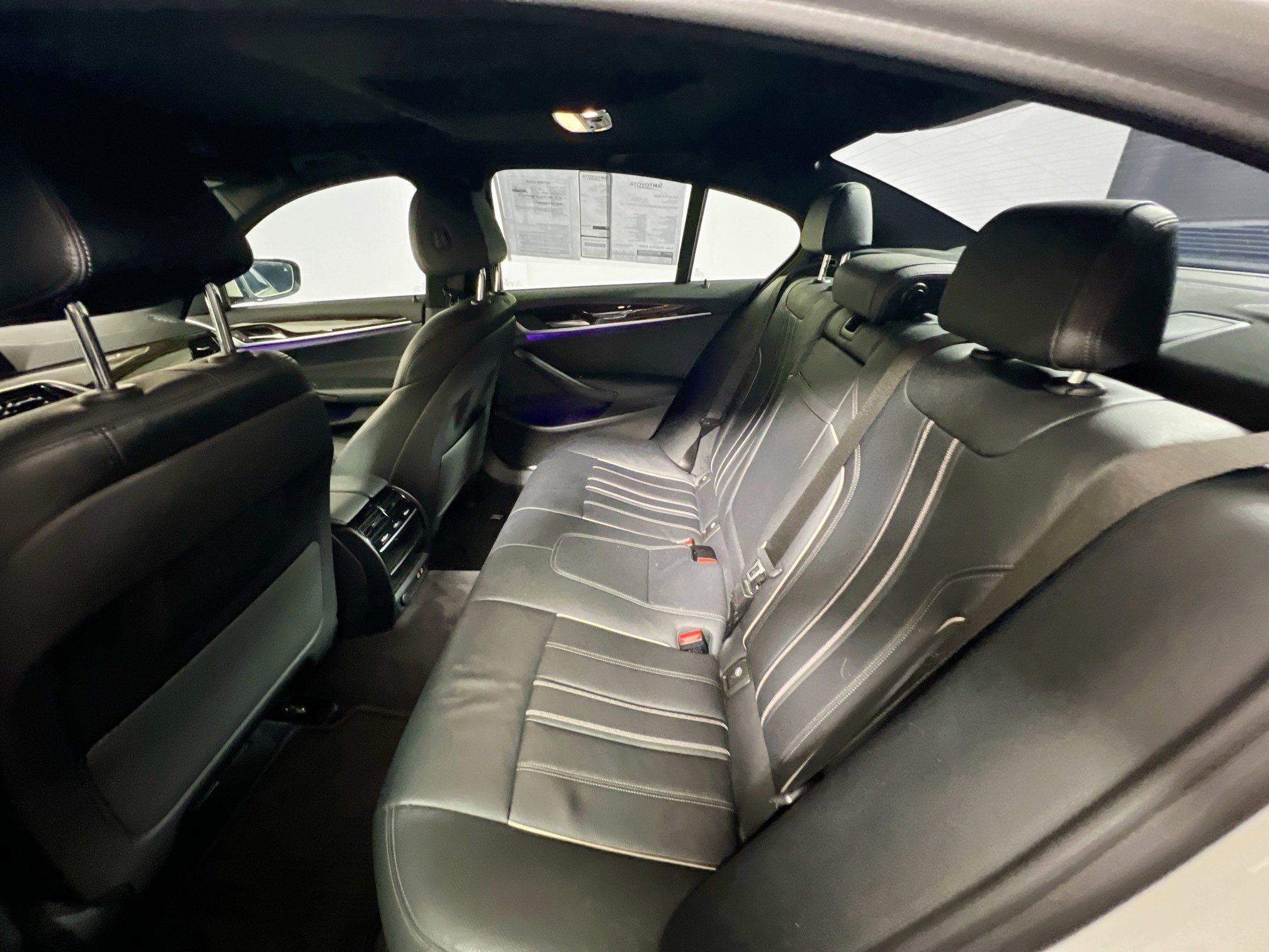 Used 2020 BMW 540i w/ Convenience Package image 29