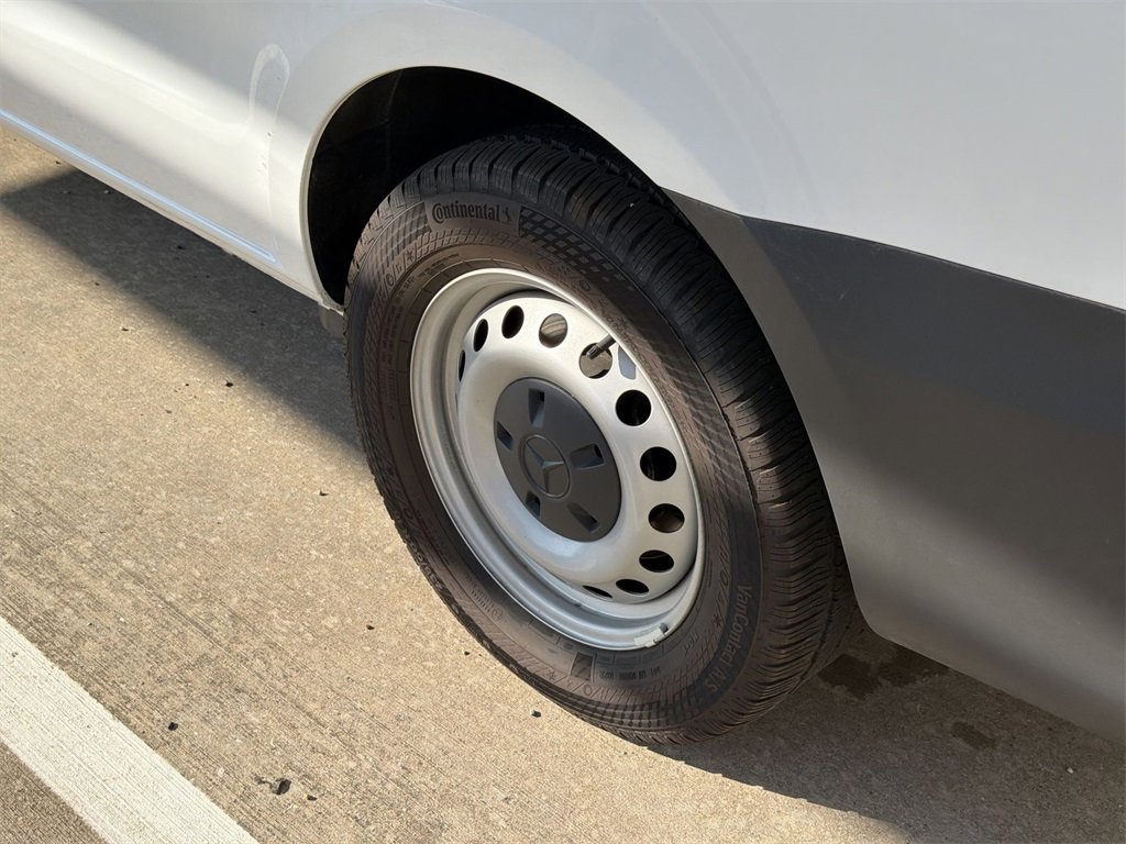 Used 2023 Mercedes-Benz Metris image 5