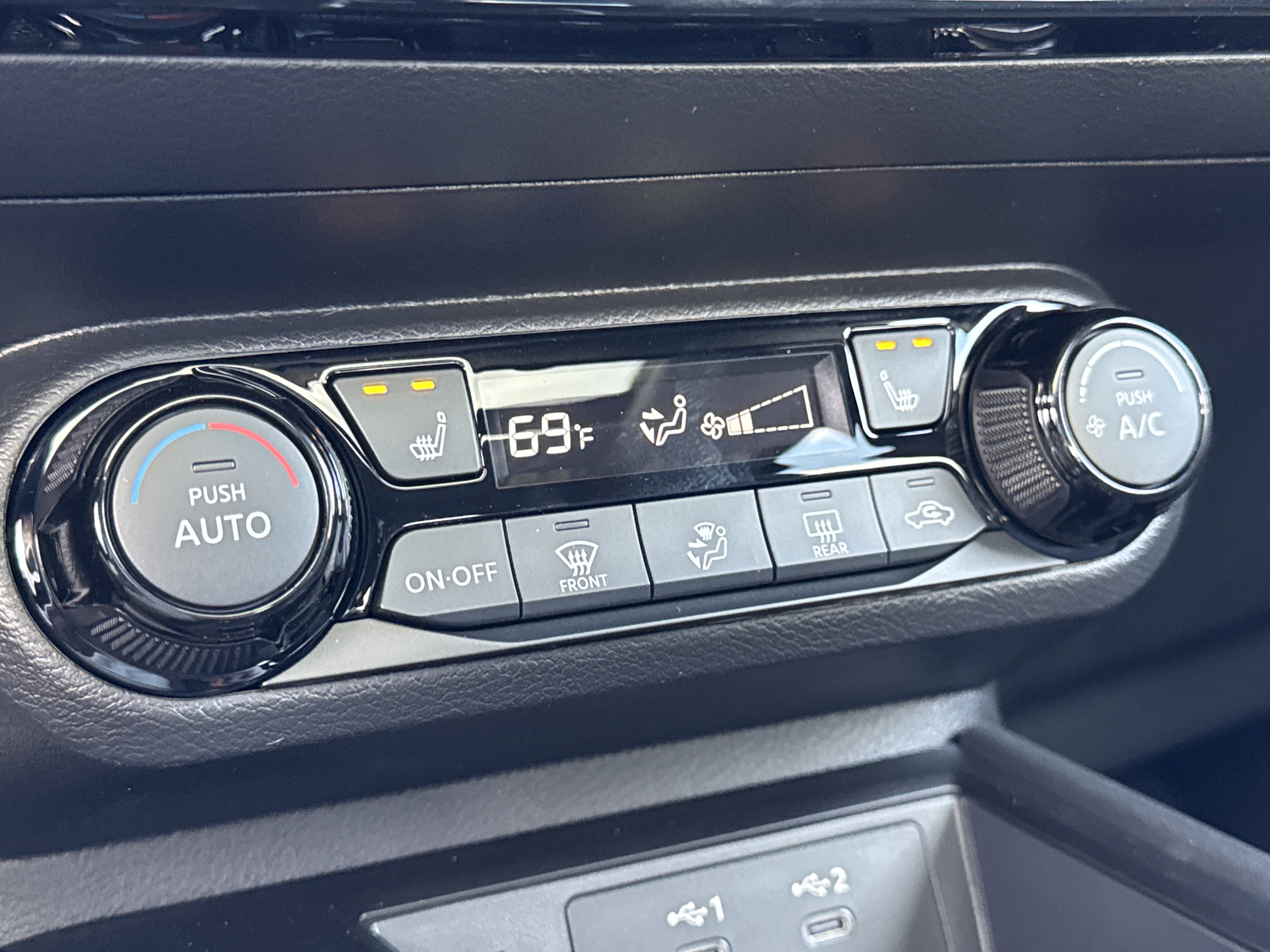 New 2026 Nissan Kicks SV w/ SV Premium Package AWD/4WD image 25