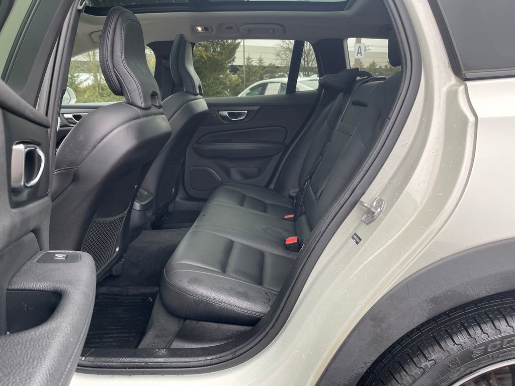 Used 2021 Volvo V60 T5 Cross Country w/ Climate Package image 18