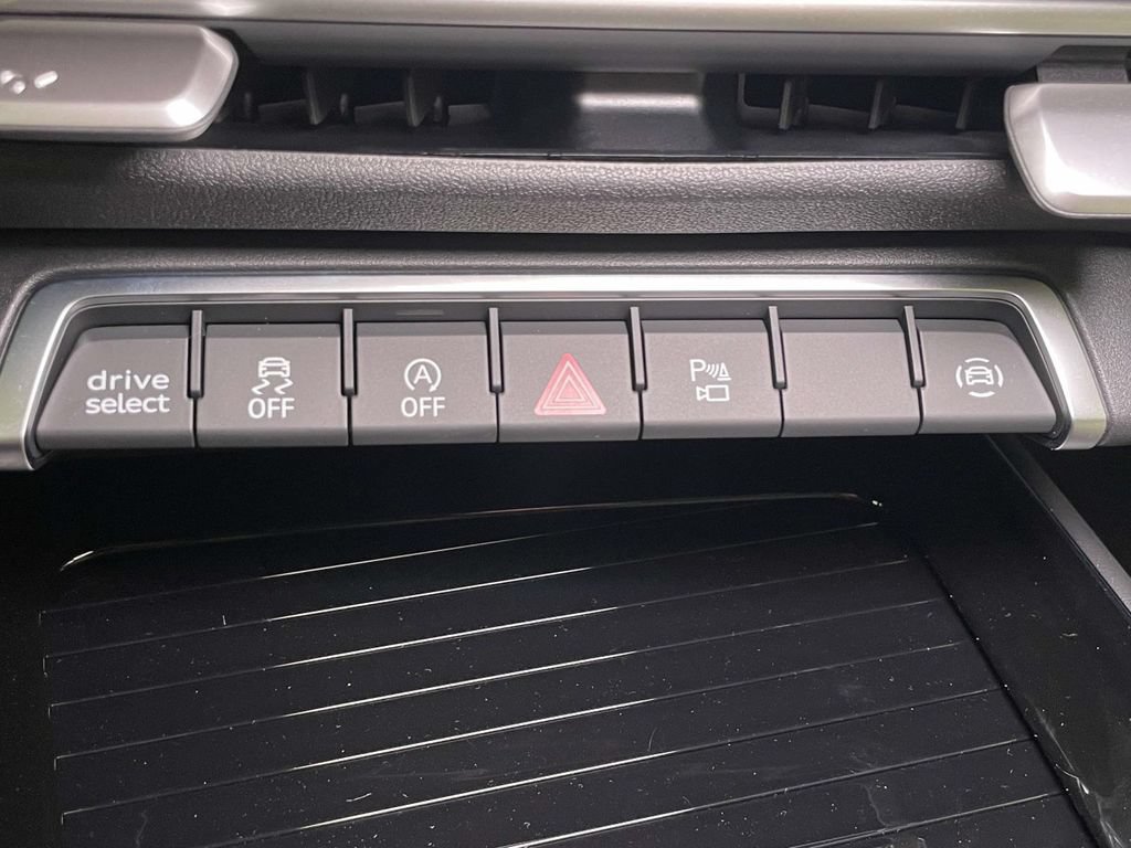 New 2026 Audi Q3 quattro 2.0T AWD/4WD image 32
