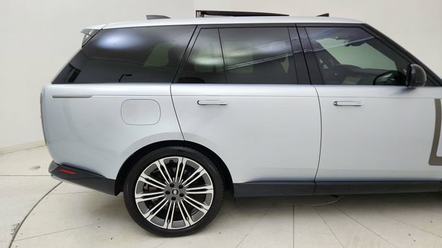 Used 2023 Land Rover Range Rover SE AWD/4WD image 12