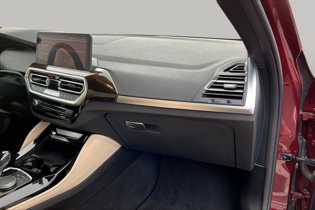 Used 2025 BMW X4 xDrive30i w/ Premium Package image 26