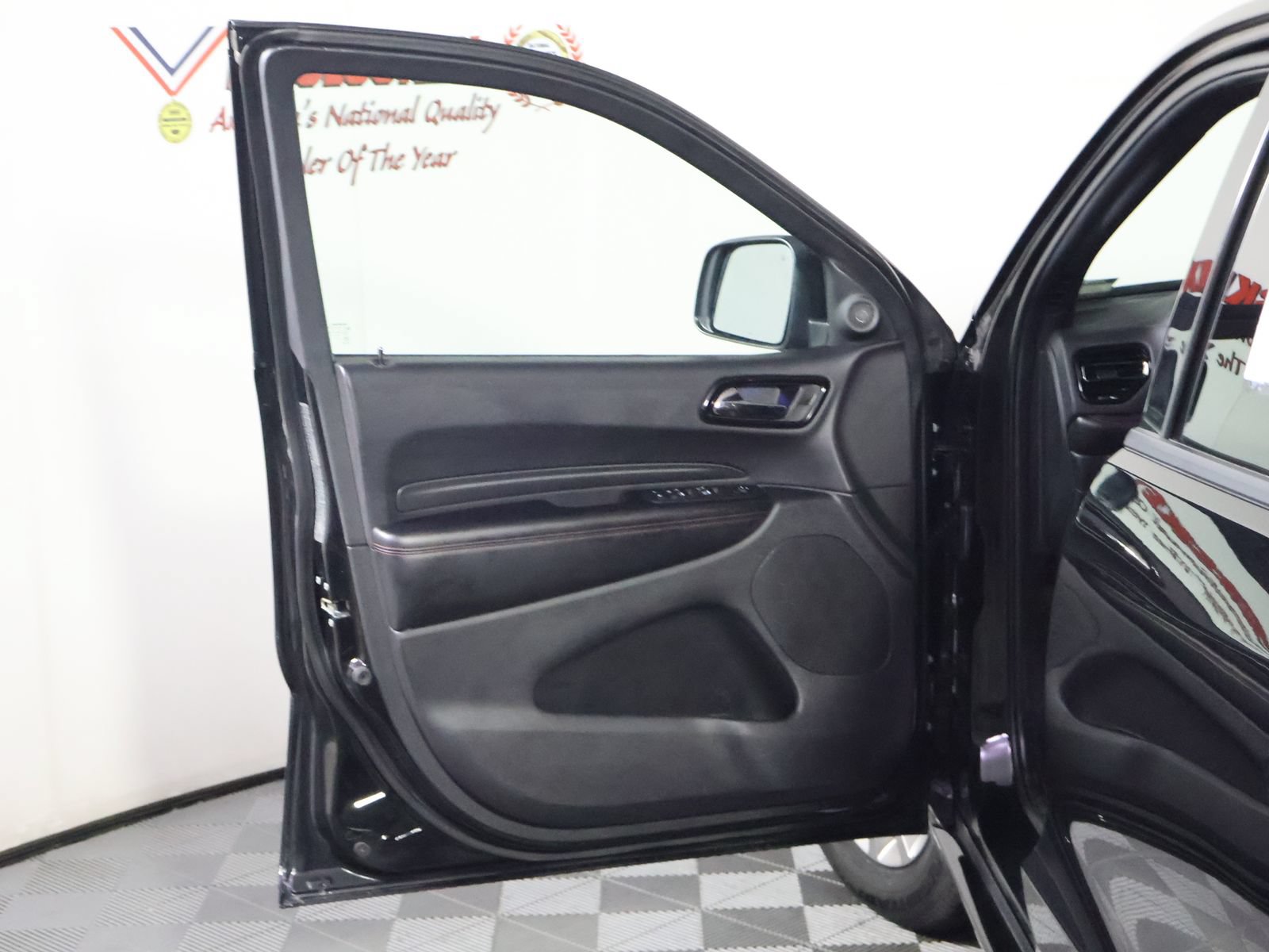 Used 2025 Dodge Durango GT RWD image 19