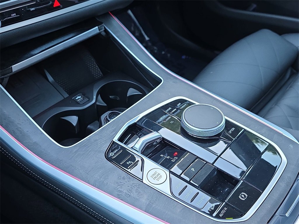 Used 2025 BMW X5 xDrive40i w/ Climate Comfort Package image 28