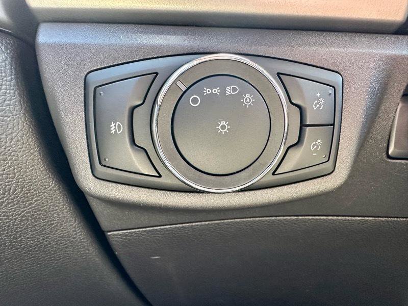 Used 2016 Ford Fusion SE w/ Equipment Group 202A image 10