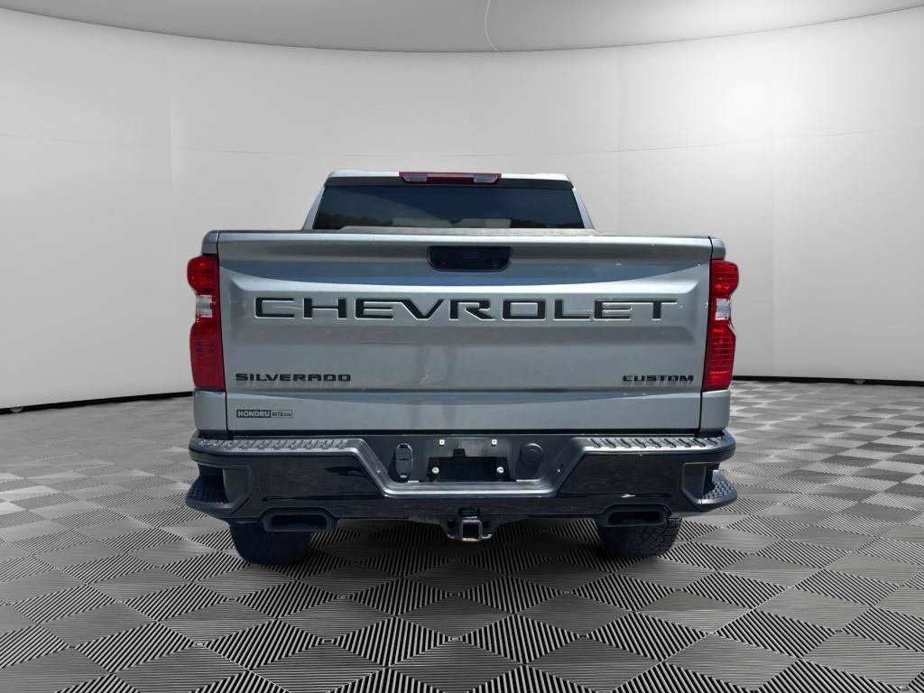 Used 2024 Chevrolet Silverado 1500 Custom Trail Boss w/ Dark Appearance Package AWD/4WD image 8