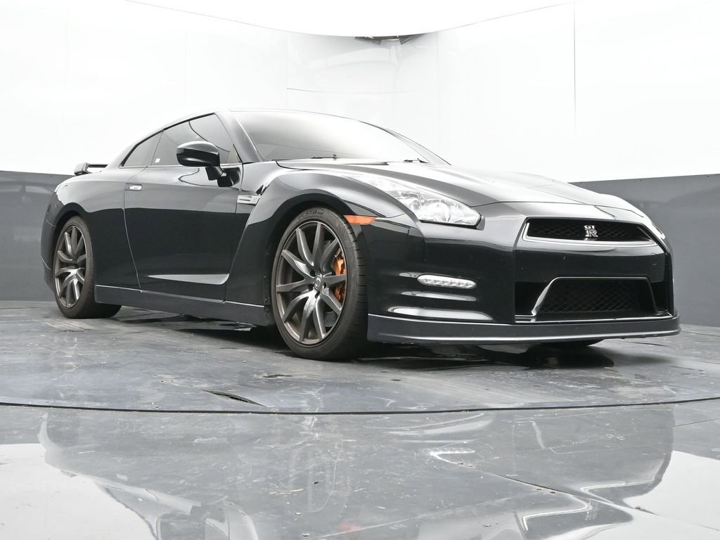 Used 2014 Nissan GT-R Premium image 39