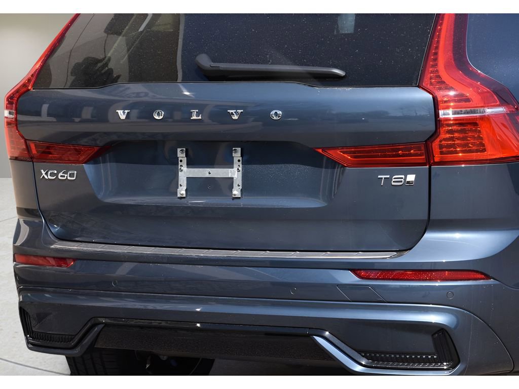 Certified 2025 Volvo XC60 T8 Plus w/ Protection Package Premier image 25