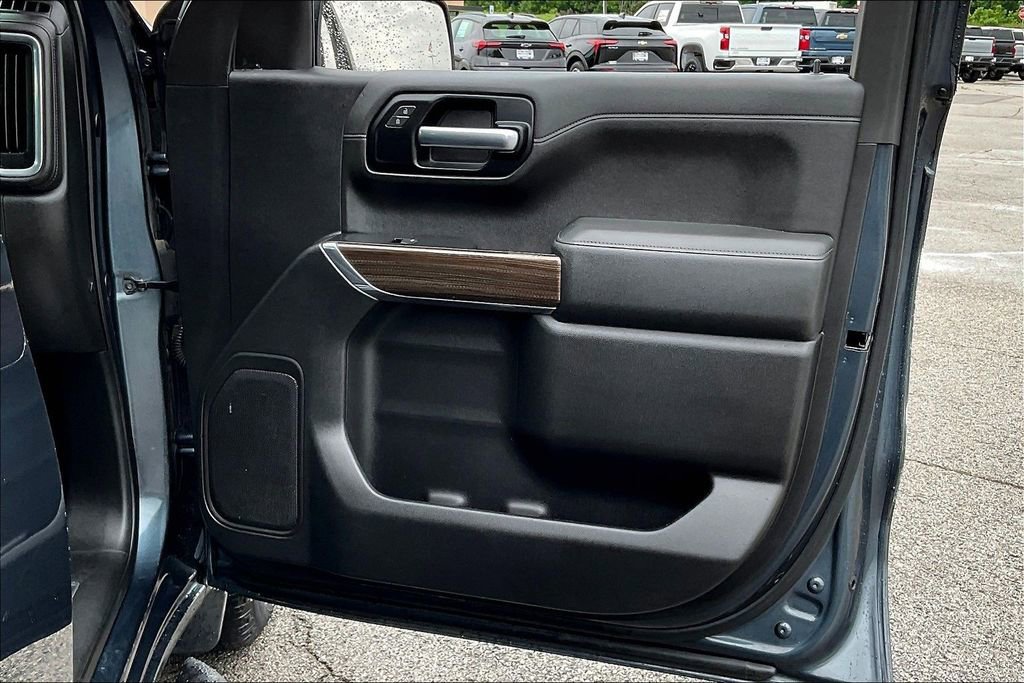 Used 2019 Chevrolet Silverado 1500 RST w/ True North Edition AWD/4WD image 17