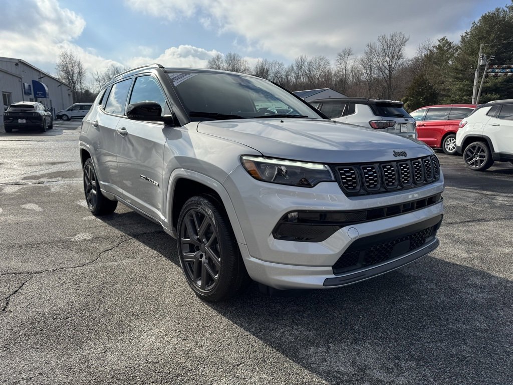 Used 2024 Jeep Compass Limited w/ High Altitude Package image 8