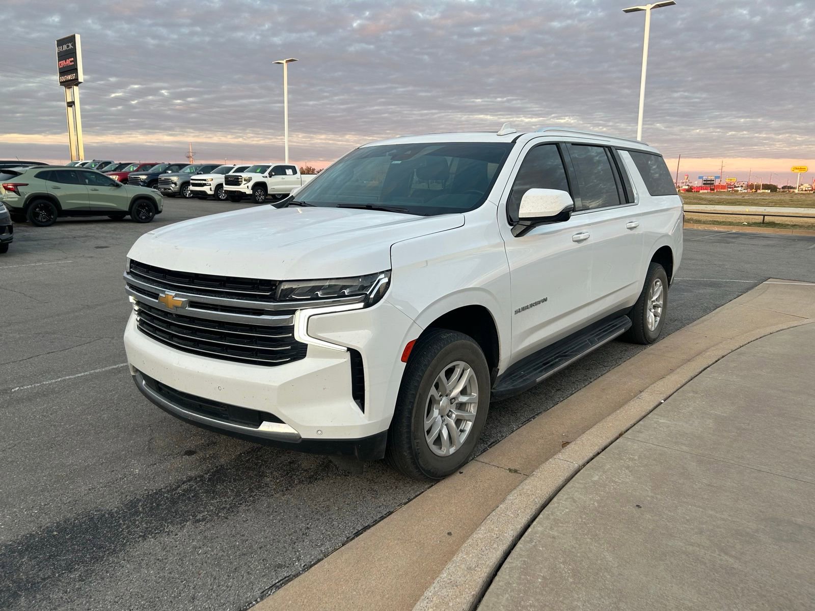 Used 2023 Chevrolet Suburban LT w/ Luxury Package