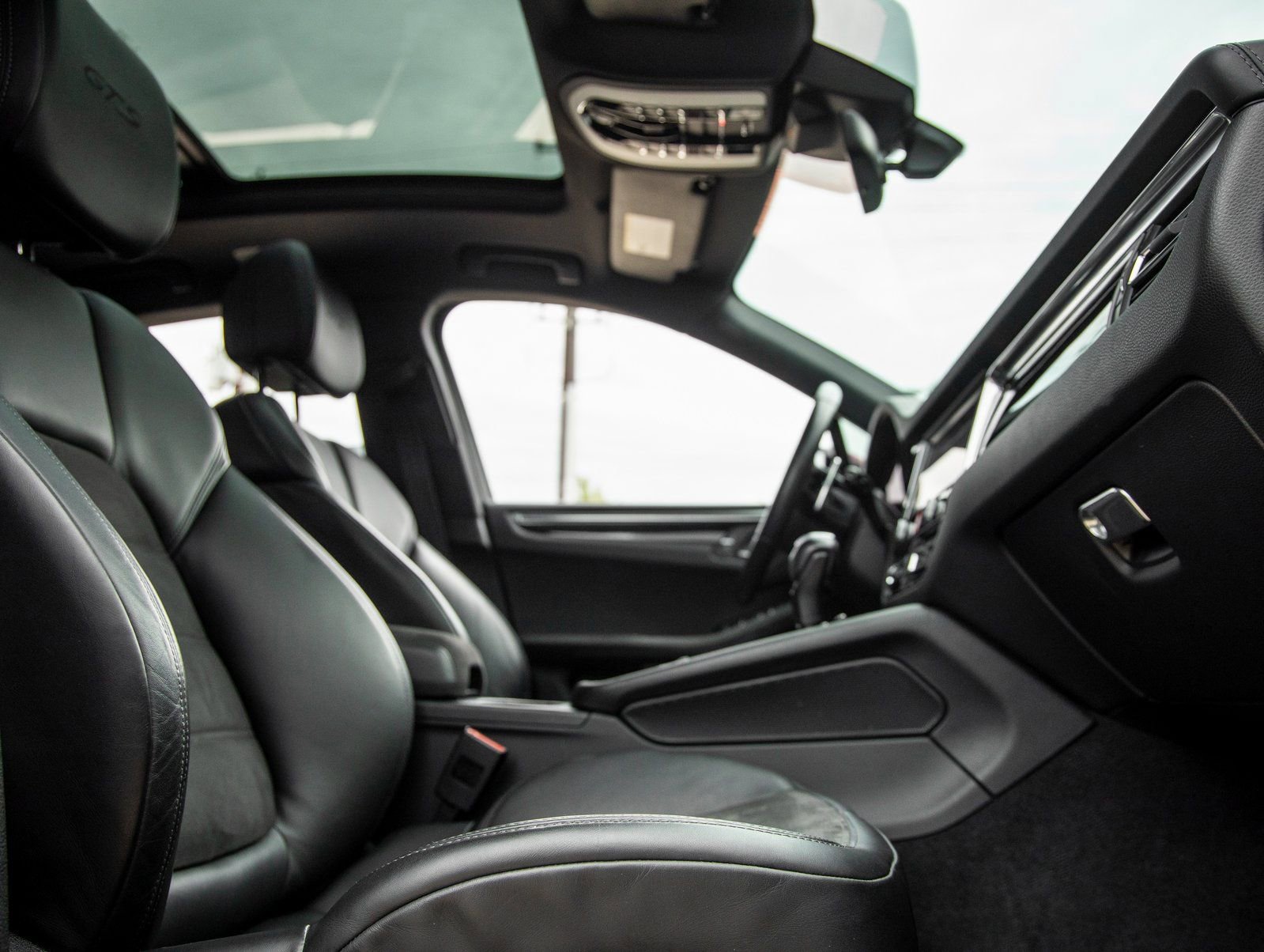 Used 2023 Porsche Macan GTS image 44