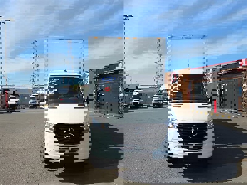 Used 2023 Mercedes-Benz Sprinter 3500 image 2