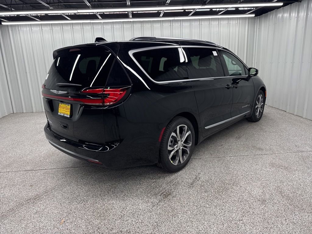 New 2026 Chrysler Pacifica Pinnacle image 5