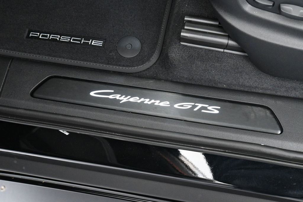 New 2026 Porsche Cayenne GTS AWD/4WD image 16