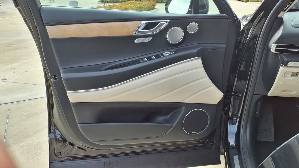 Used 2023 Genesis GV80 2.5T w/ Prestige Package image 15