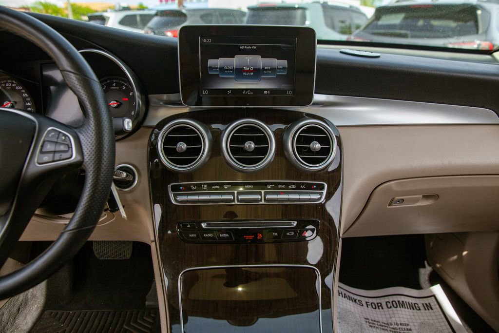 Used 2019 Mercedes-Benz GLC 300 4MATIC image 12