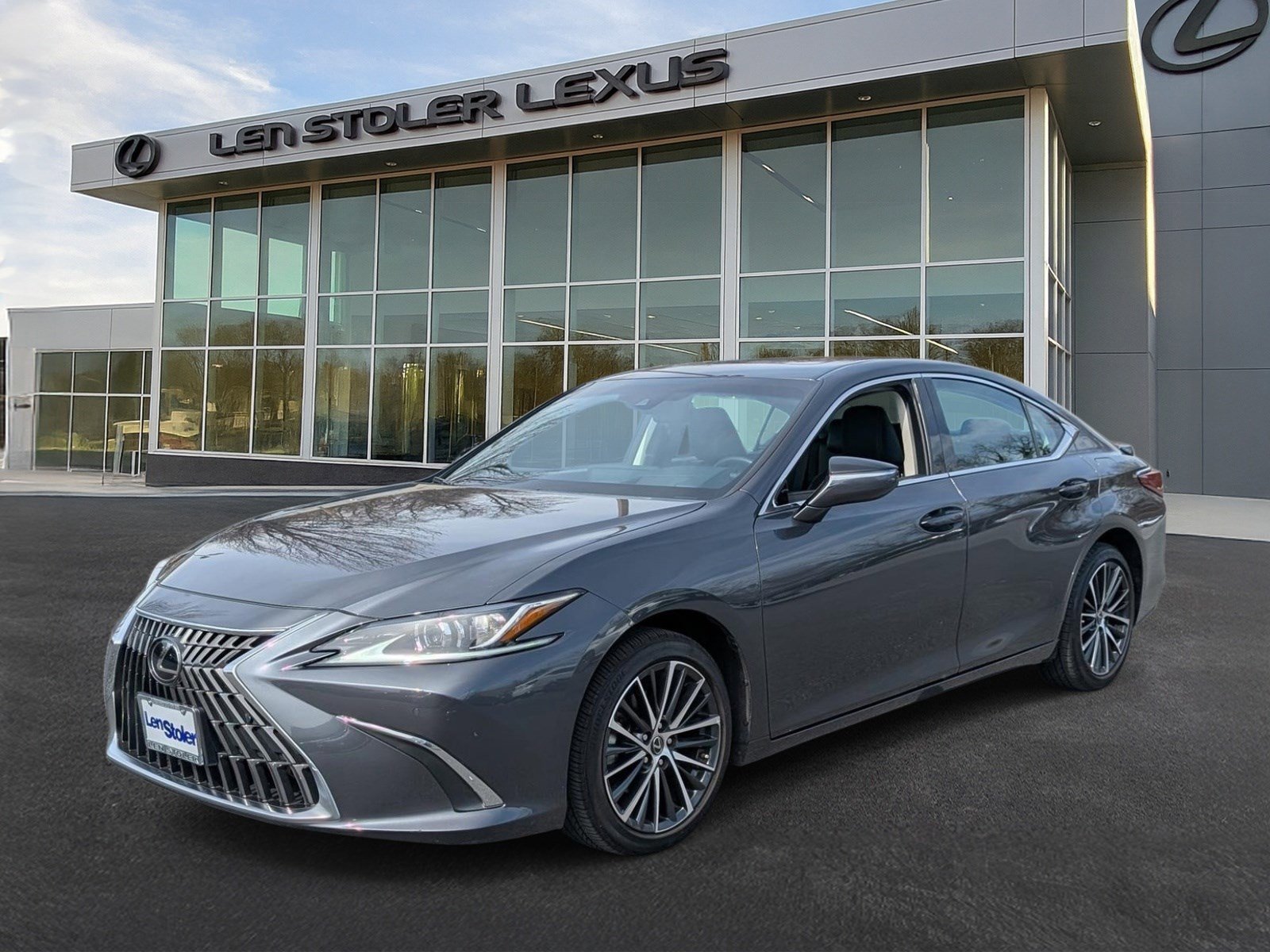 Used 2025 Lexus ES 350 w/ Premium Package image 7