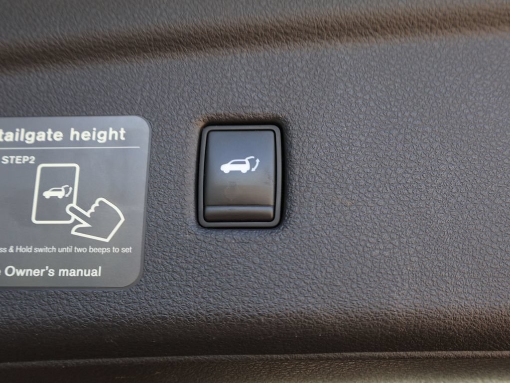 Used 2019 INFINITI QX50 Essential w/ Sensory Package AWD/4WD image 11