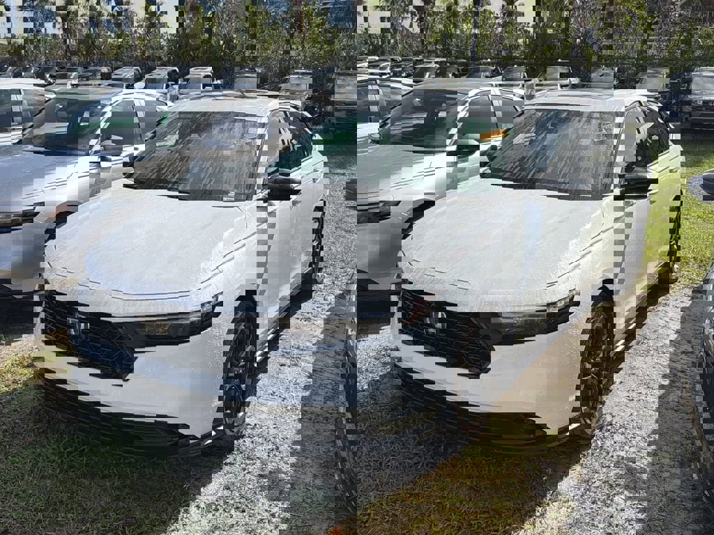 Used 2025 Honda Accord SE image 4