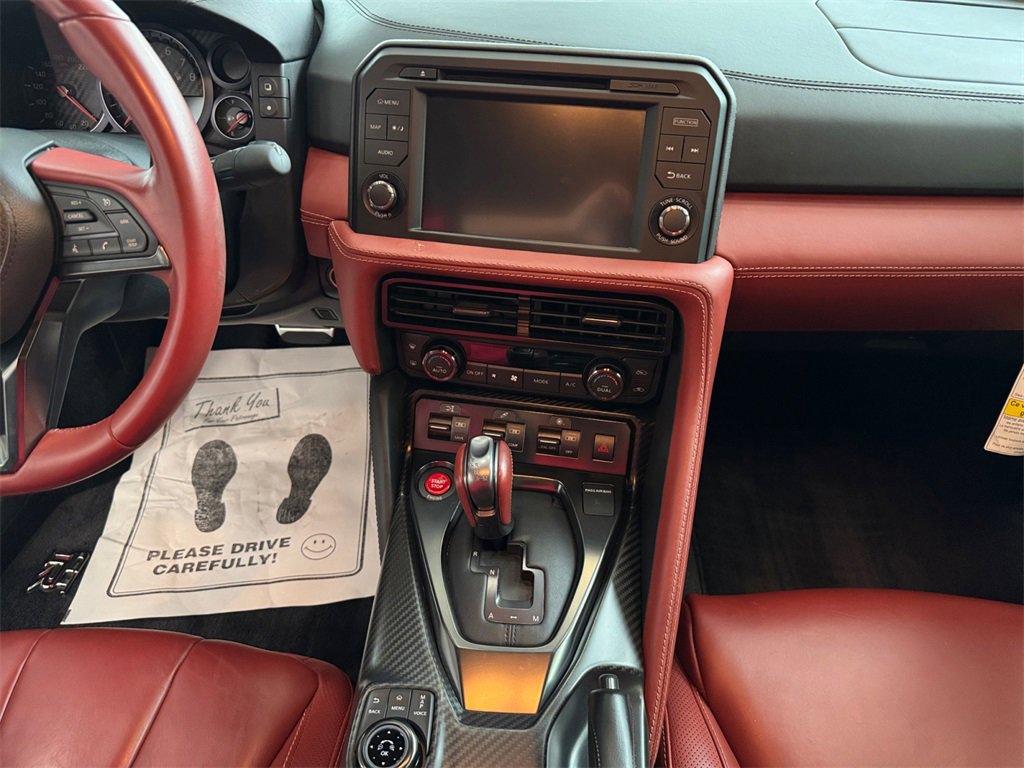Used 2024 Nissan GT-R Premium w/ Premium Interior Package image 16