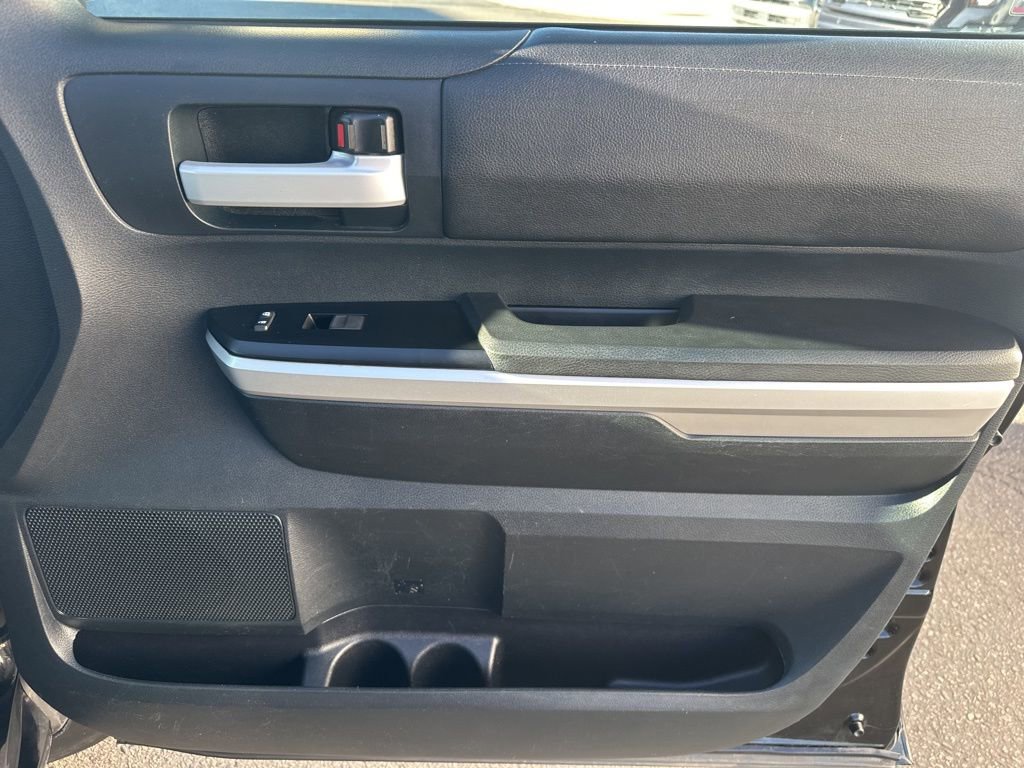 Used 2015 Toyota Tundra SR5 w/ SR5 Upgrade Package image 30