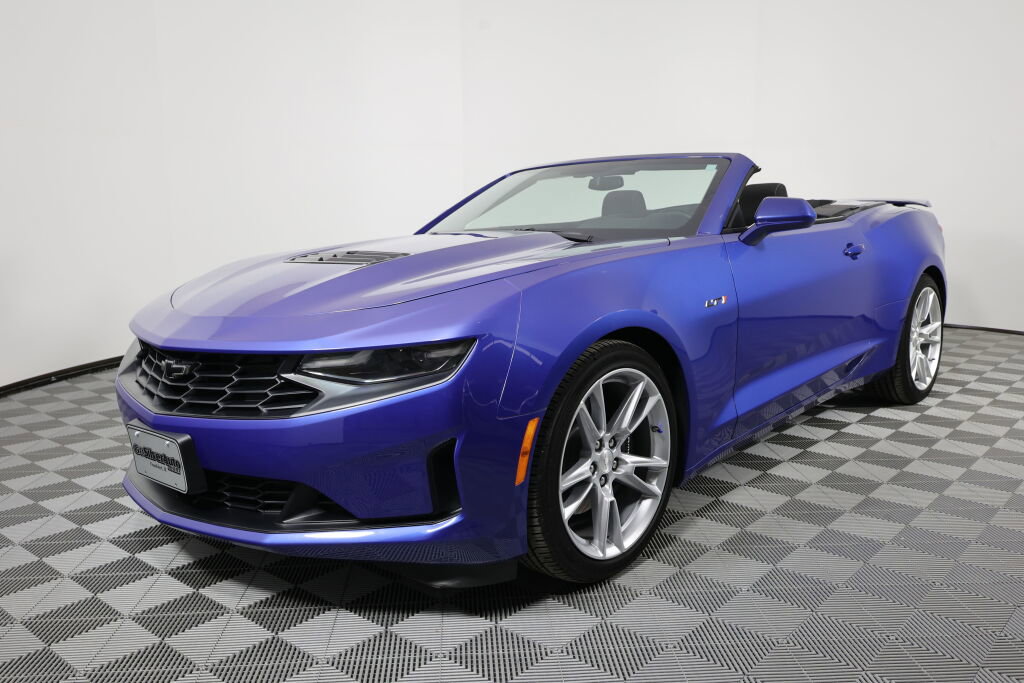 Used 2023 Chevrolet Camaro LT RWD image 9