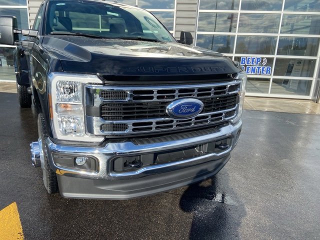 New 2026 Ford F350 4x4 Regular Cab DRW Super Duty image 5