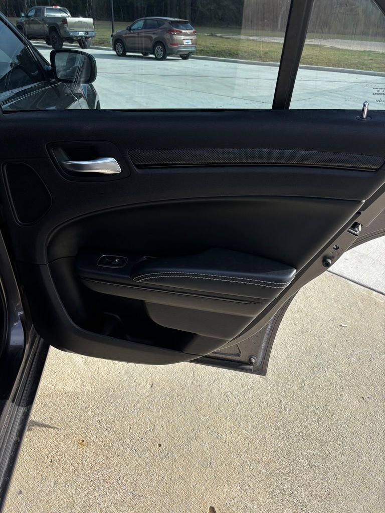 Used 2015 Chrysler 300 S image 15