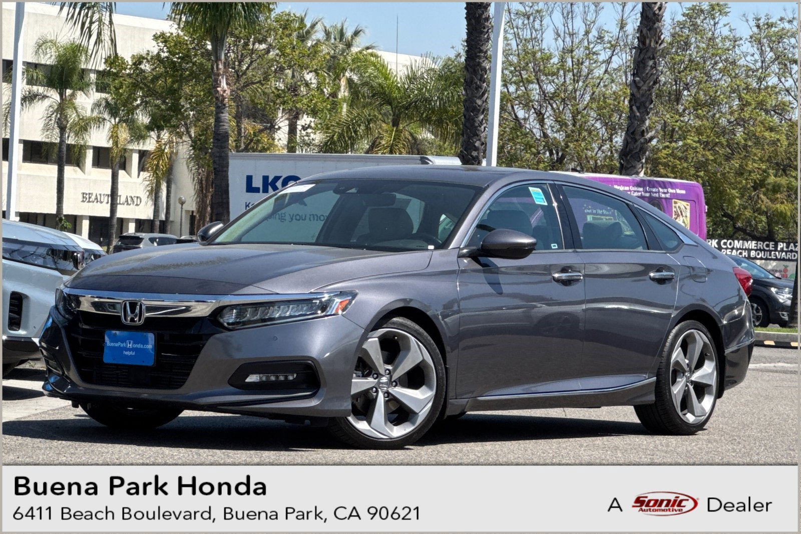 Used 2018 Honda Accord Touring image 1