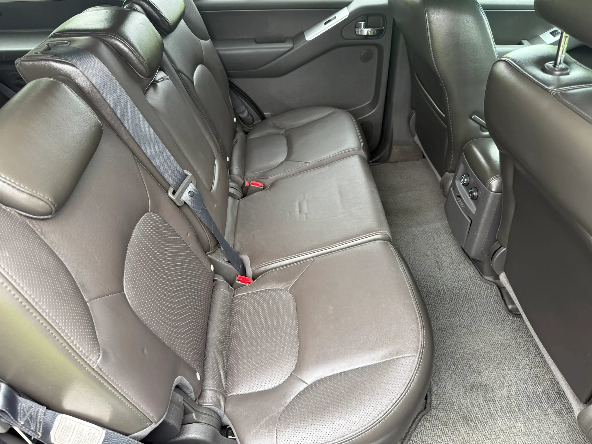 Used 2008 Nissan Pathfinder SE w/ Leather Pkg AWD/4WD image 12