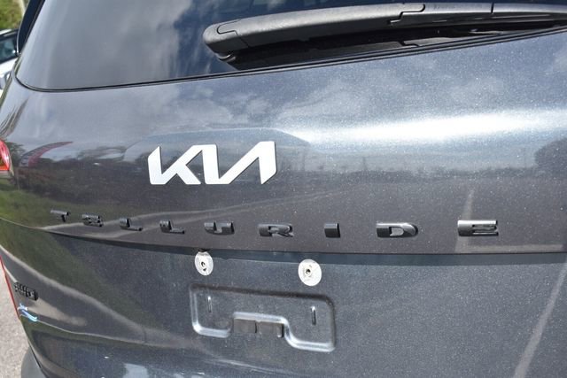 Certified 2022 Kia Telluride EX w/ EX Premium Package AWD/4WD image 13