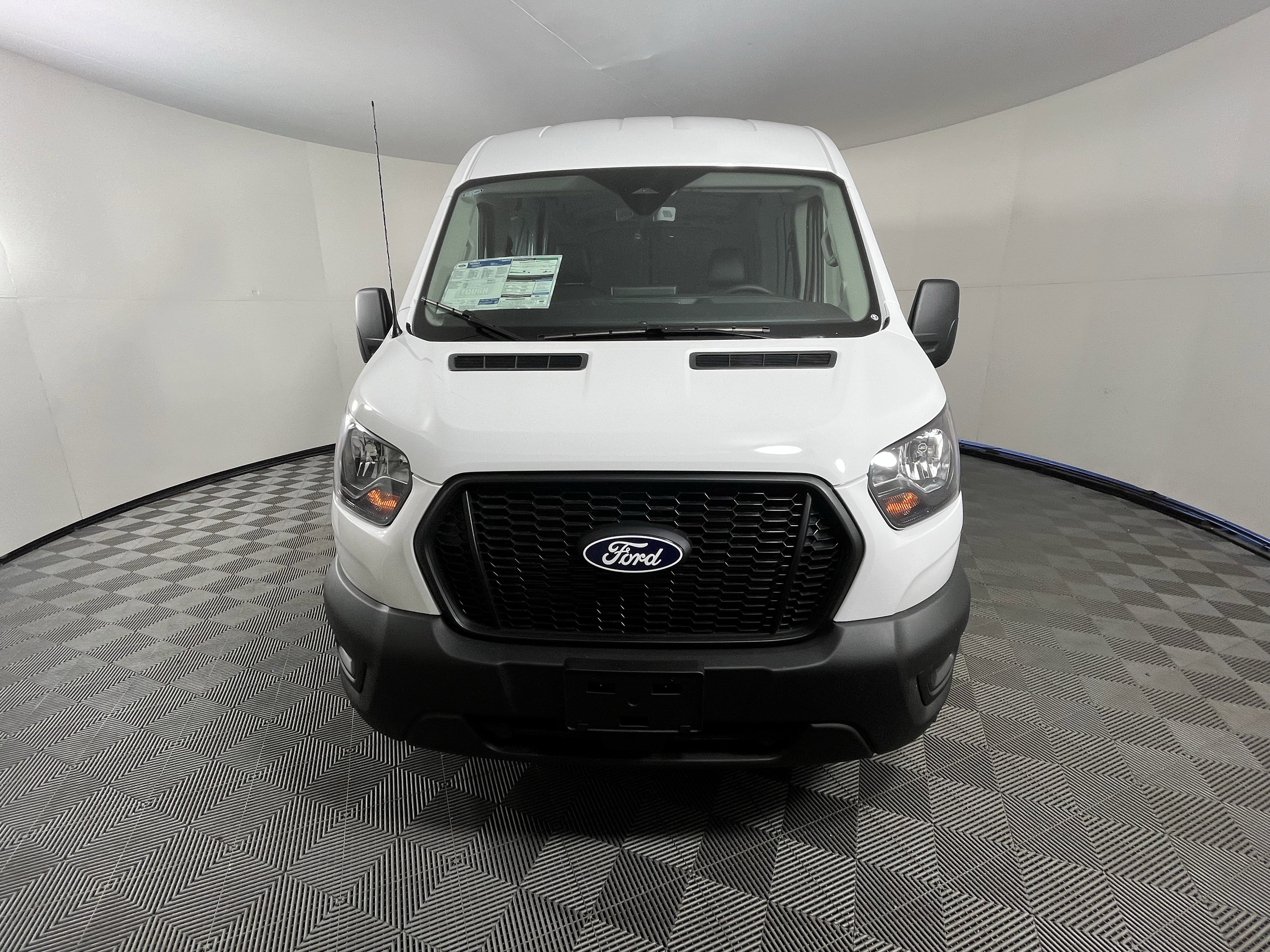 New 2026 Ford Transit 250 148 Medium Roof Extended AWD image 9