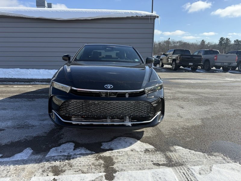 Certified 2025 Toyota Crown XLE image 2