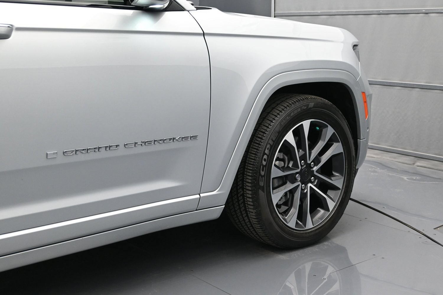 Used 2022 Jeep Grand Cherokee L Overland AWD/4WD image 48