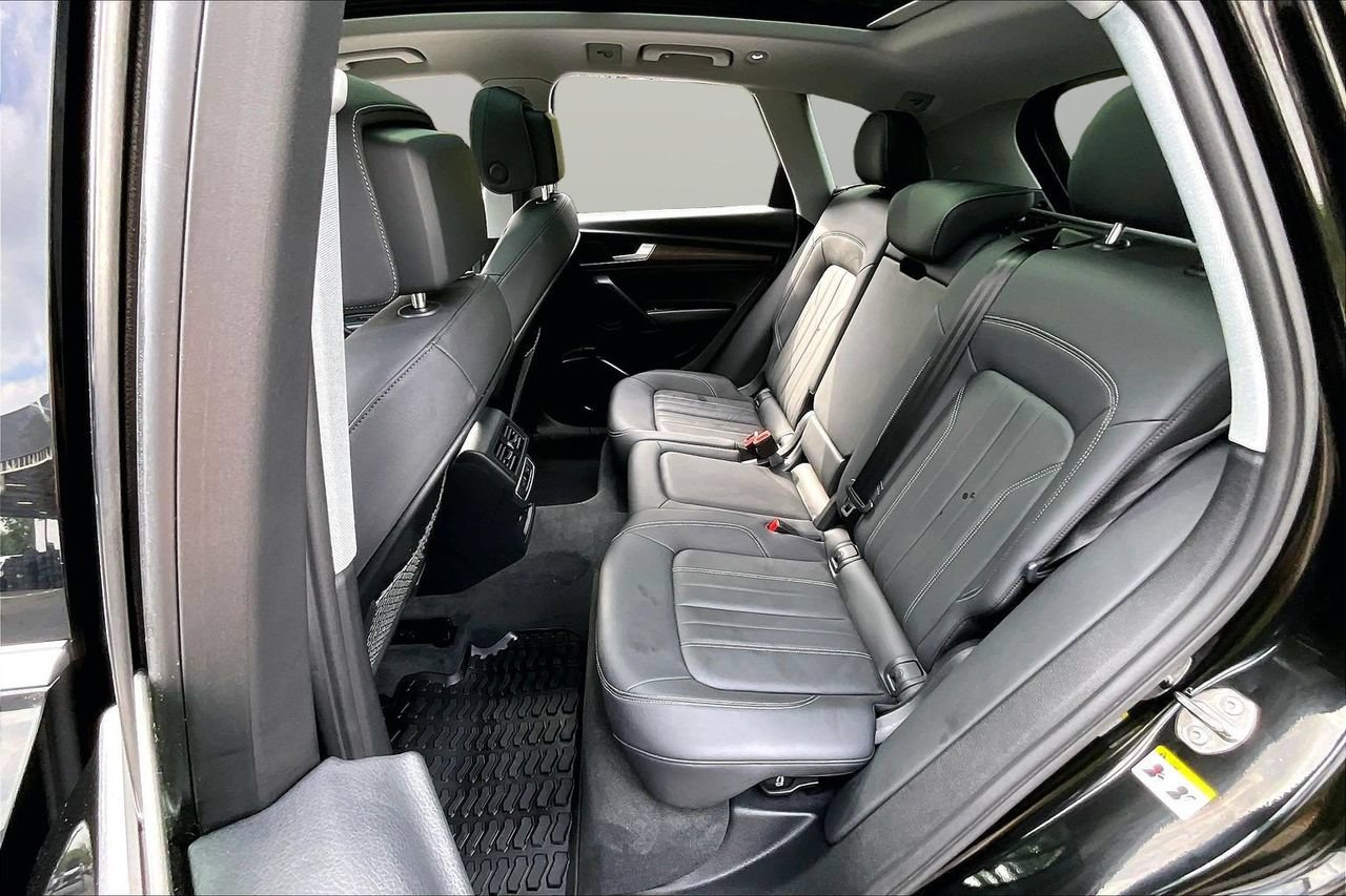 Used 2023 Audi Q5 2.0T Premium w/ Convenience Package AWD/4WD image 22