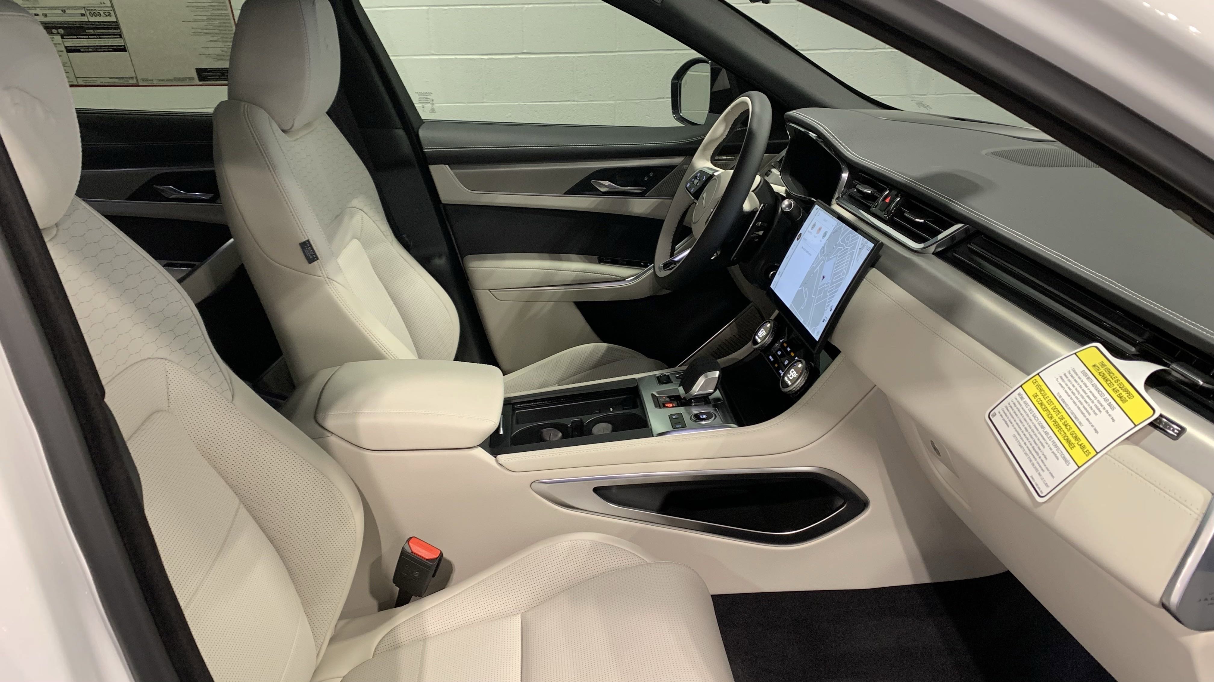 New 2026 Jaguar F-PACE R-Dynamic S image 14