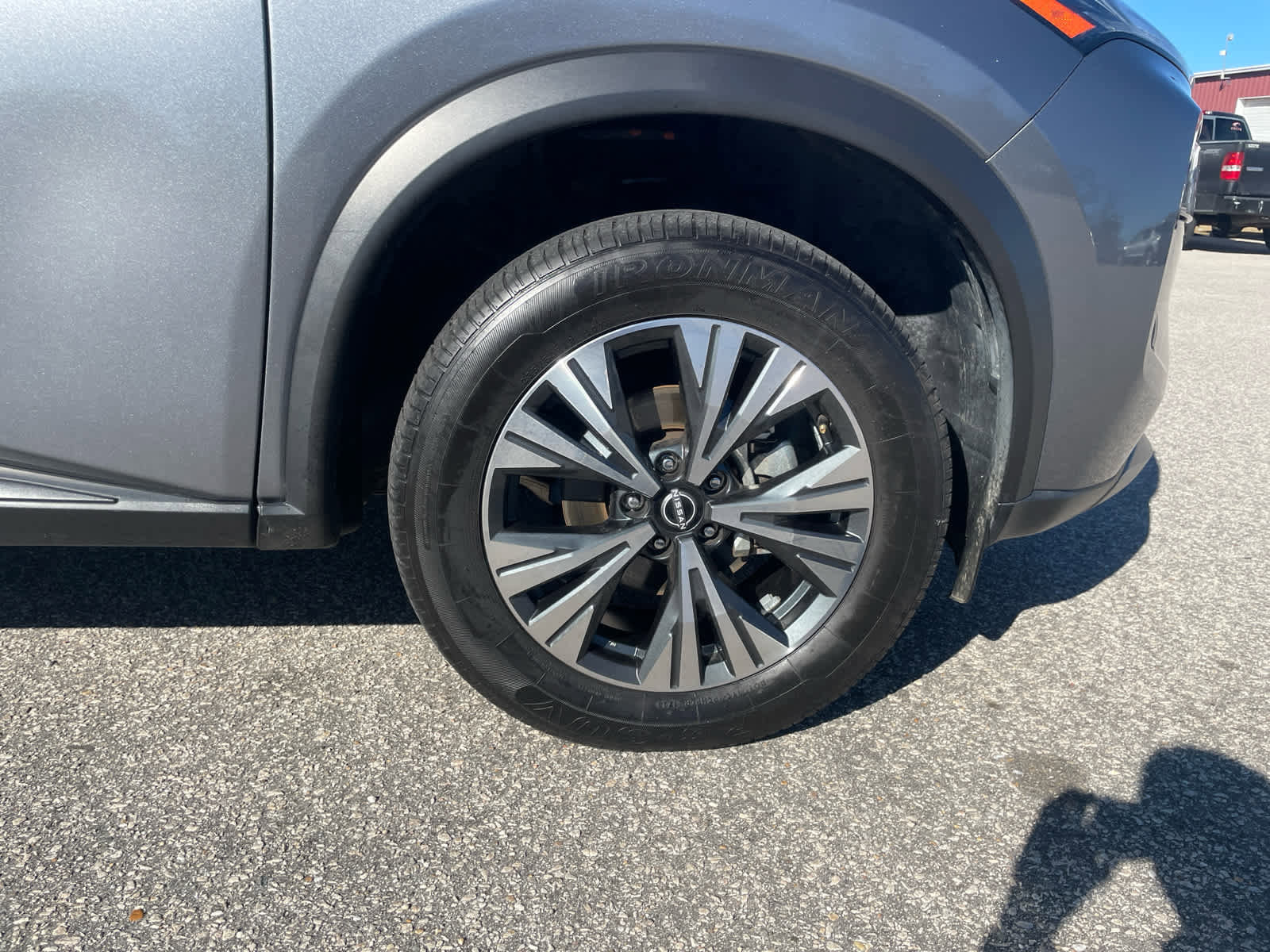 Used 2023 Nissan Rogue SV image 34