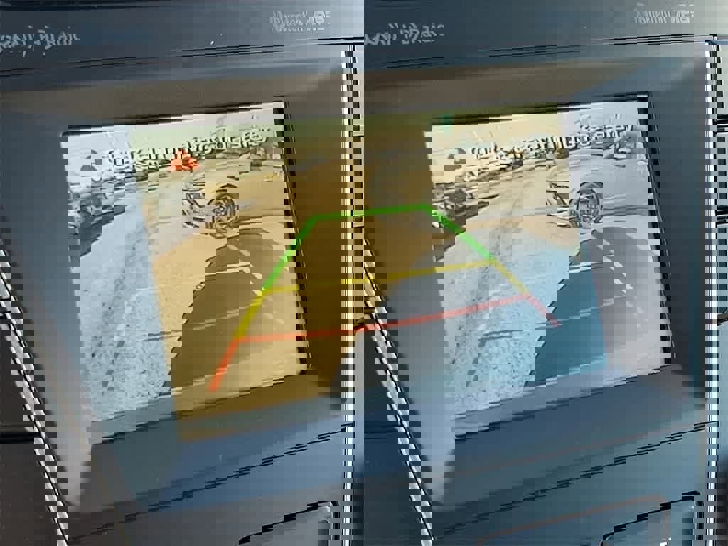 Used 2016 Hyundai Santa Fe Limited image 17