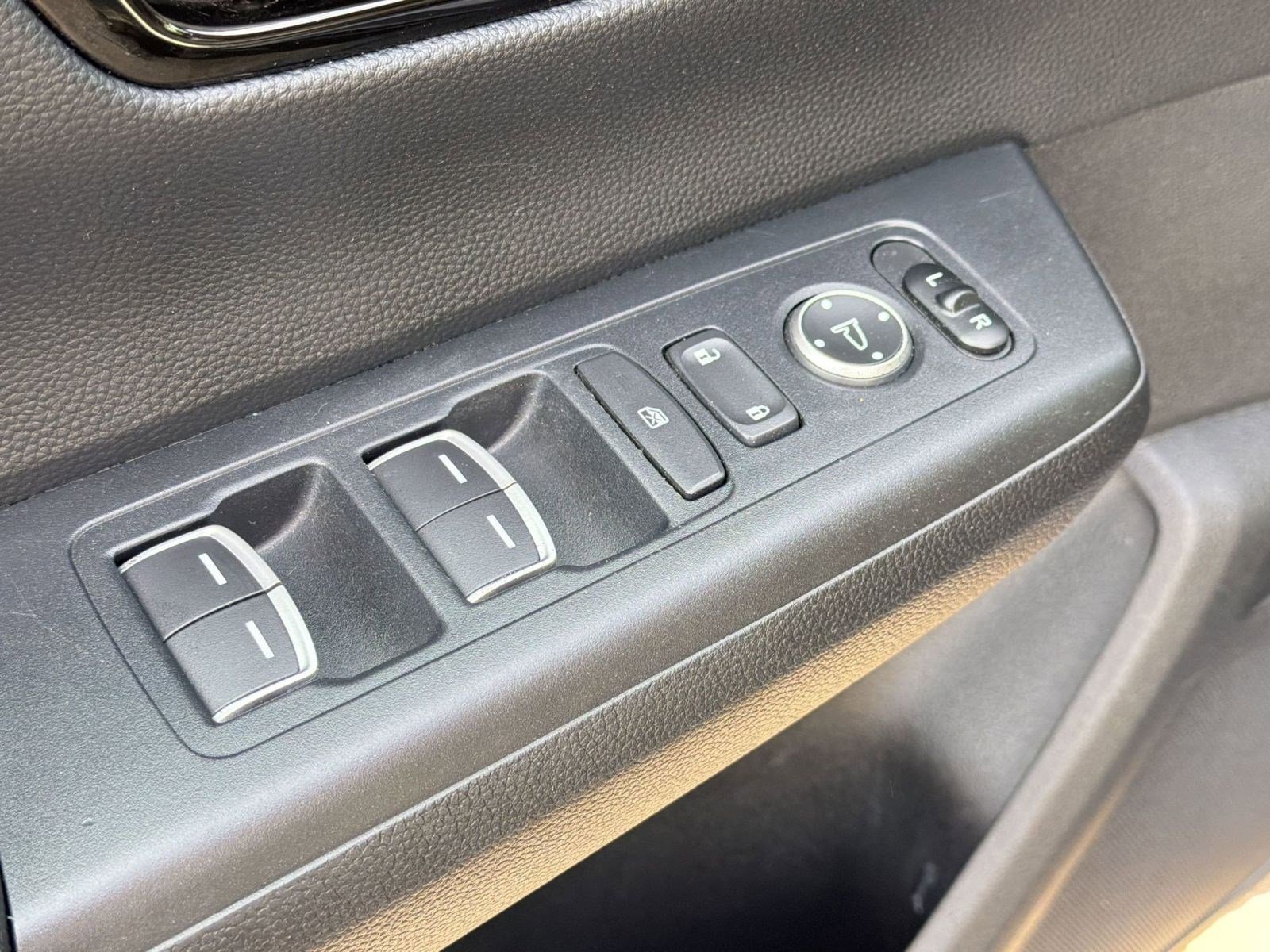 Used 2025 Honda CR-V EX-L image 18