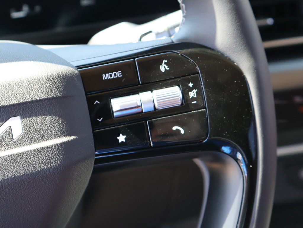 New 2027 Kia Carnival SX w/ Dark Edition Package FWD image 38