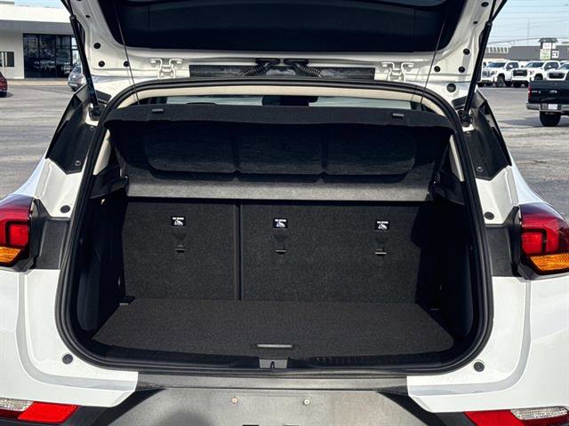 Used 2020 Buick Encore GX Preferred w/ Cold Weather Comfort Package image 8