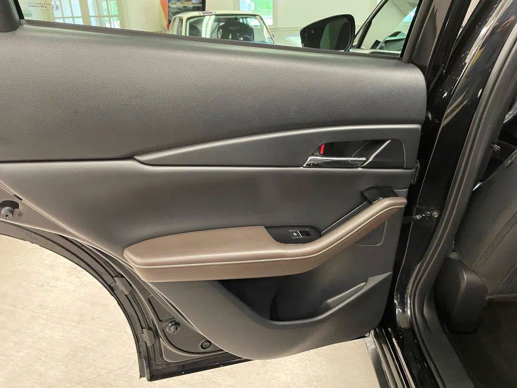 Used 2021 MAZDA CX-30 AWD 2.5 S w/ Premium Package image 28
