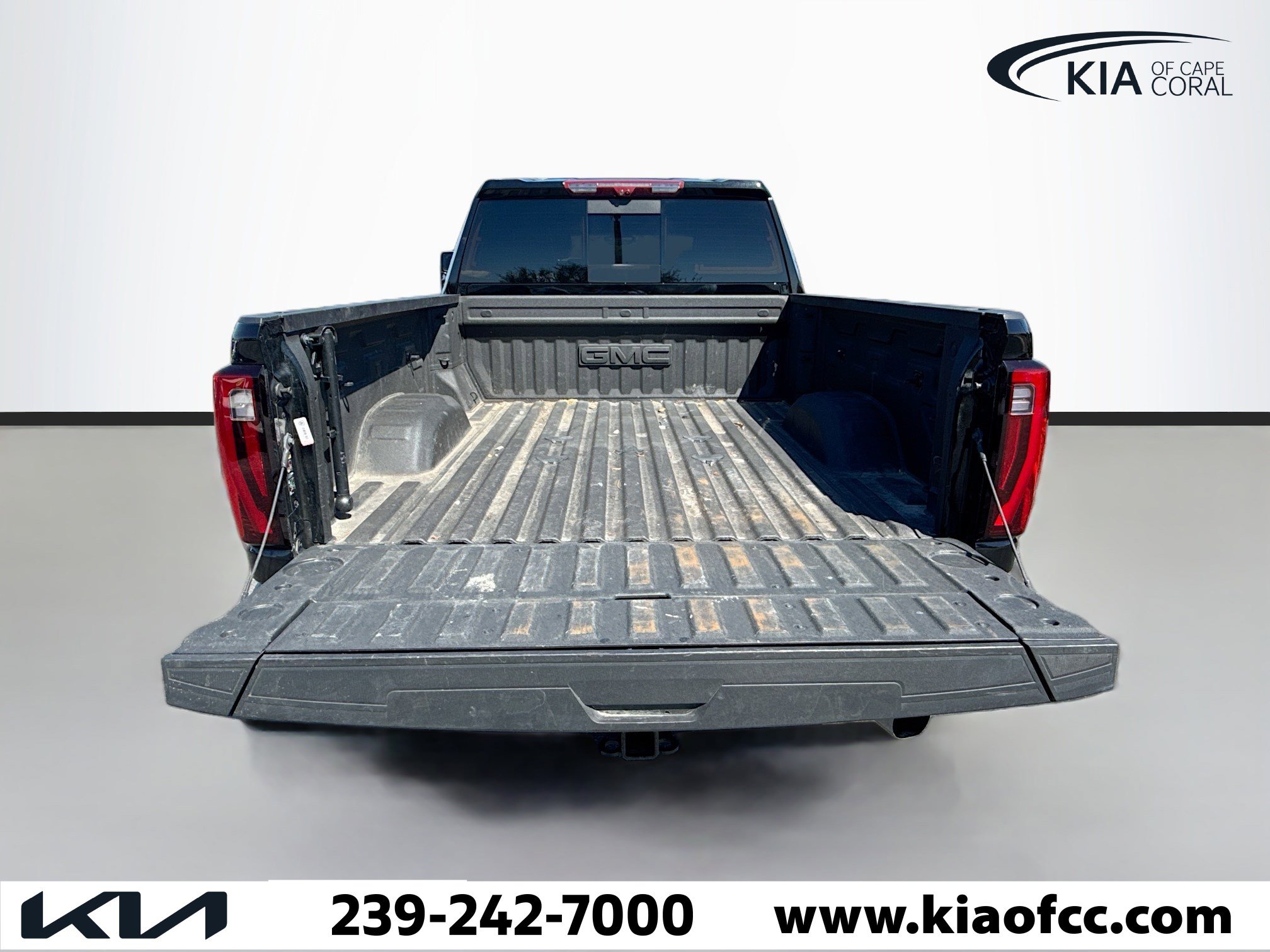 Used 2025 GMC Sierra 3500 Denali Ultimate image 12