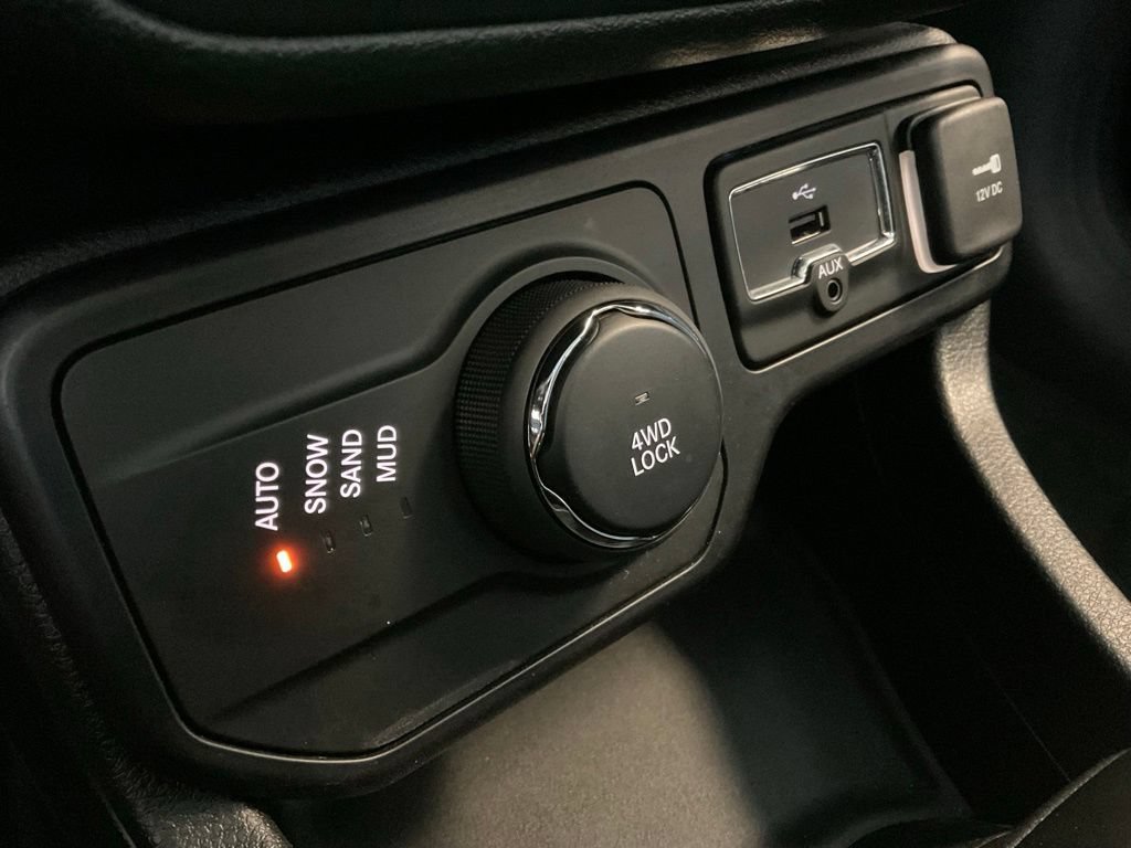 Used 2018 Jeep Renegade Altitude AWD/4WD image 18