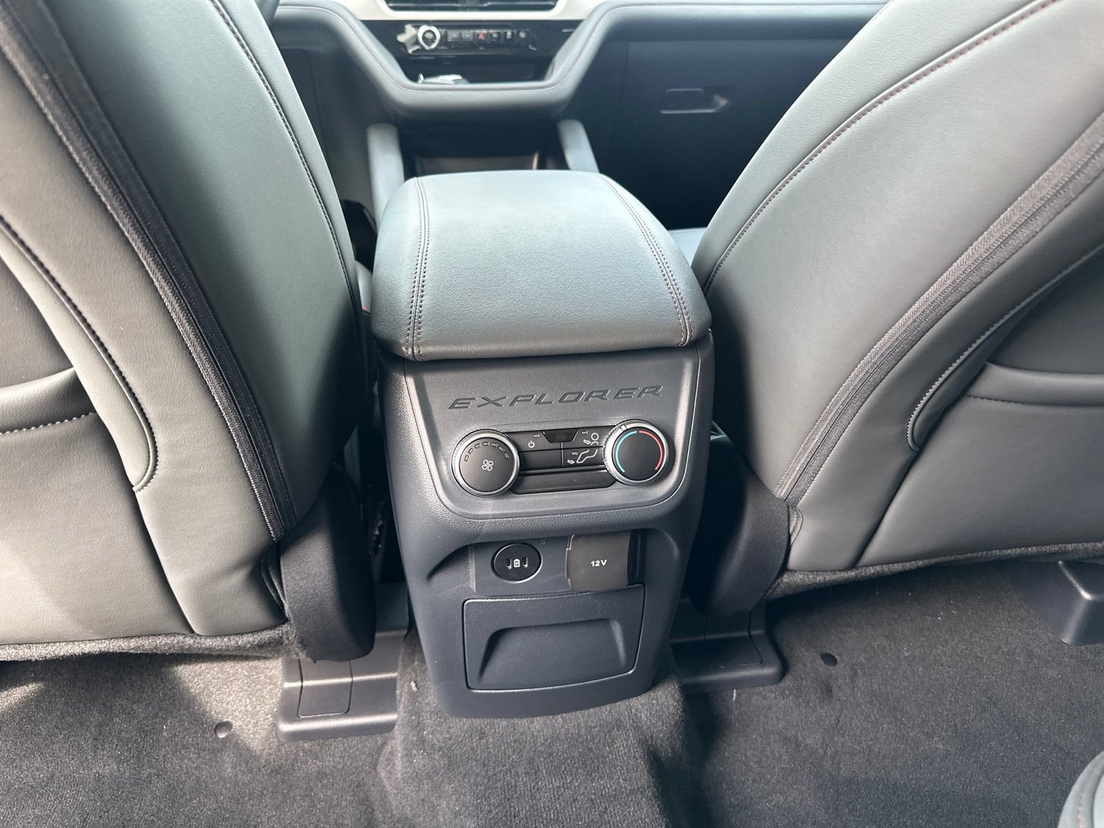 New 2026 Ford Explorer Active w/ Active Comfort Package RWD image 15
