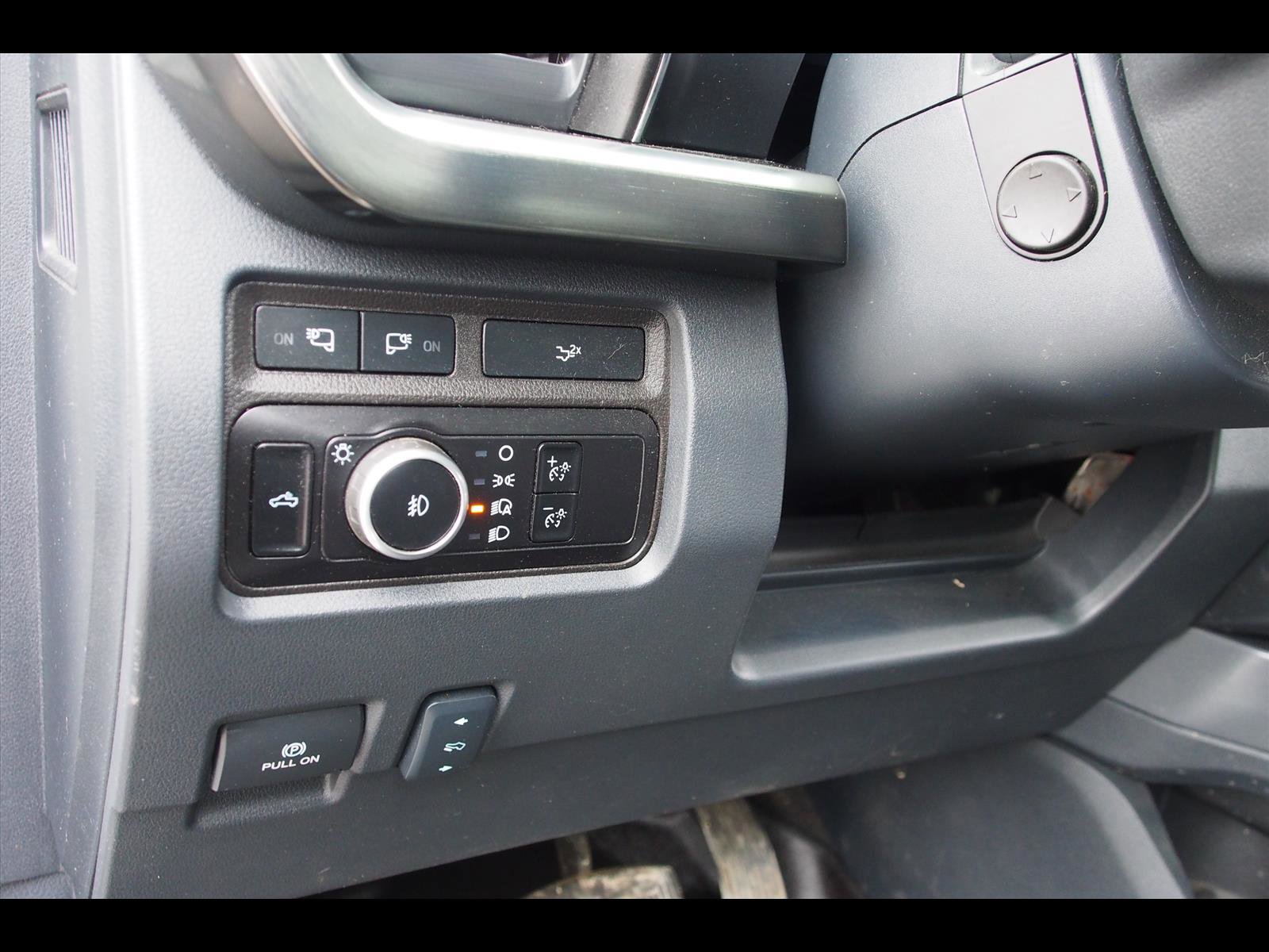 Used 2024 Ford F350 Lariat w/ Chrome Package image 21