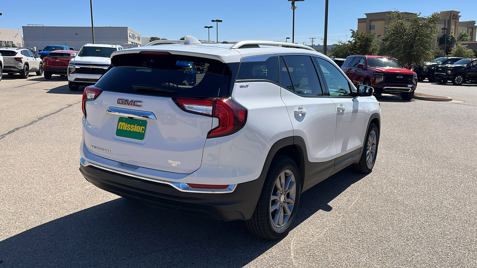 Certified 2024 GMC Terrain SLT image 8